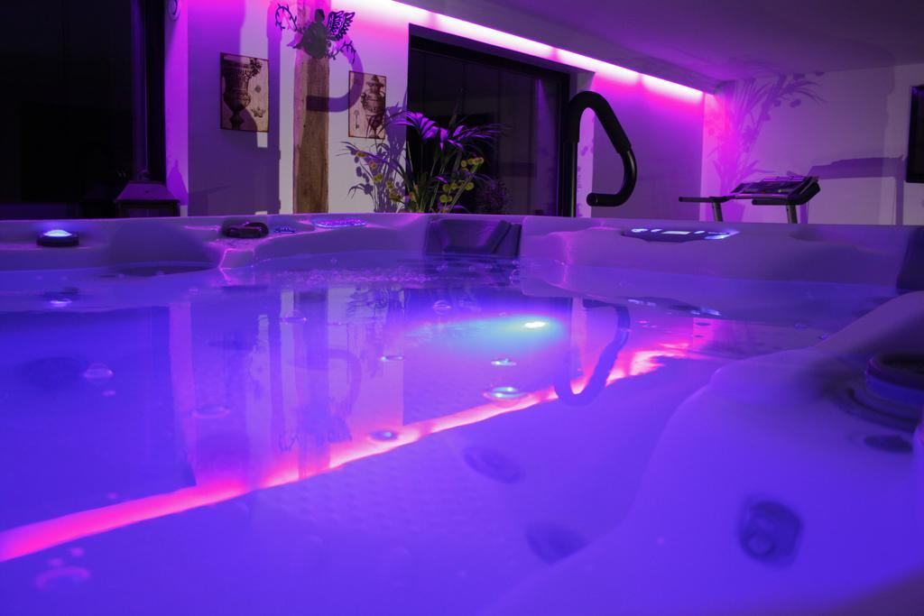 Le Bonheur A La Campagne Bed & Breakfast Lesmont Dış mekan fotoğraf